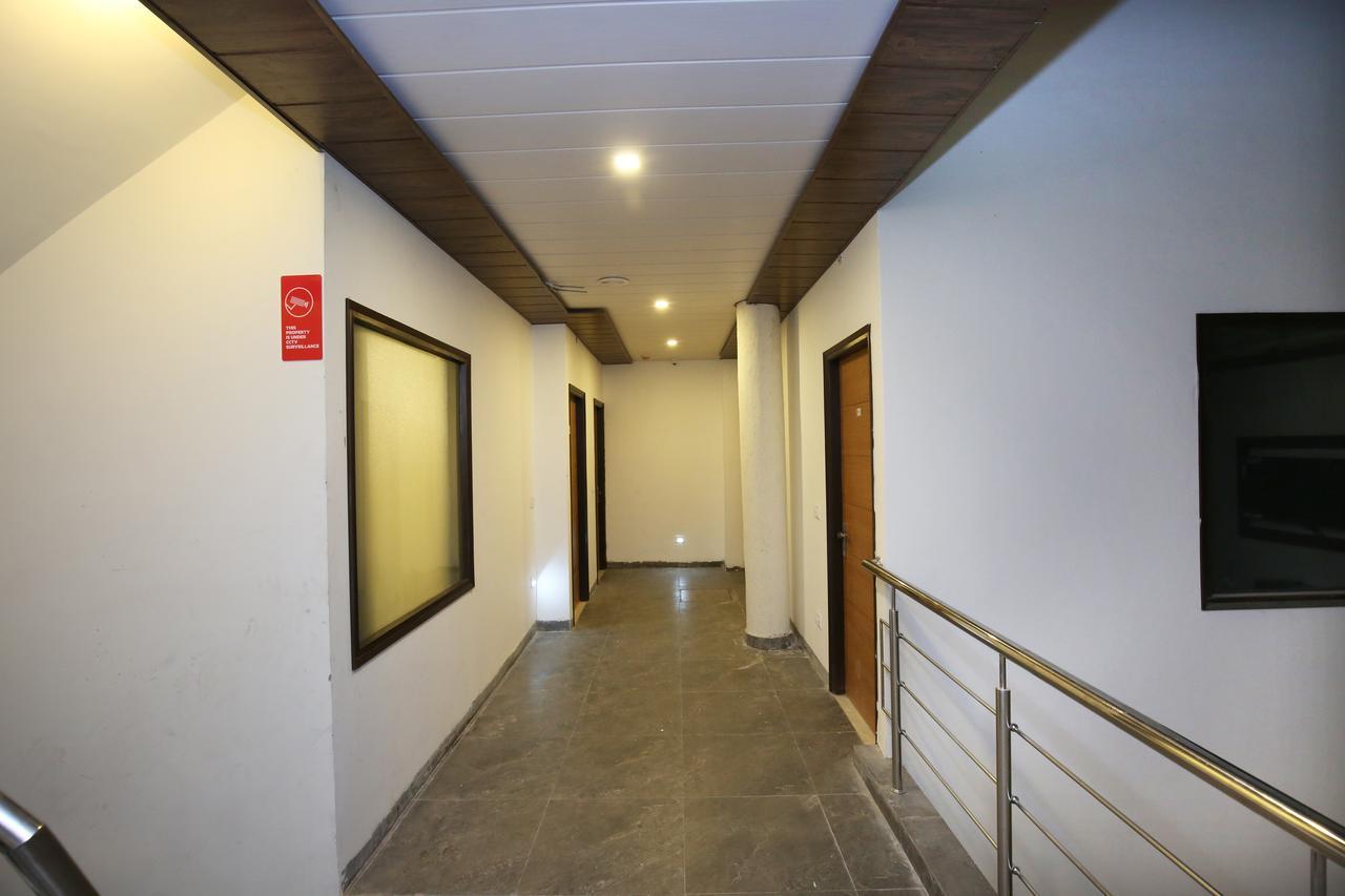 Hotel 7 Chandīgarh Εξωτερικό φωτογραφία
