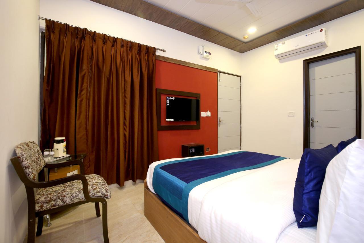 Hotel 7 Chandīgarh Εξωτερικό φωτογραφία