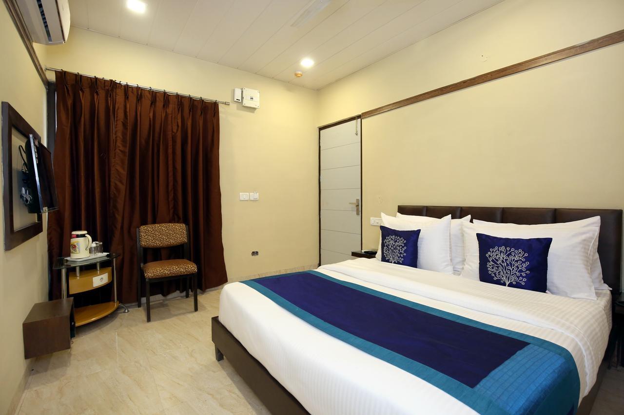 Hotel 7 Chandīgarh Εξωτερικό φωτογραφία