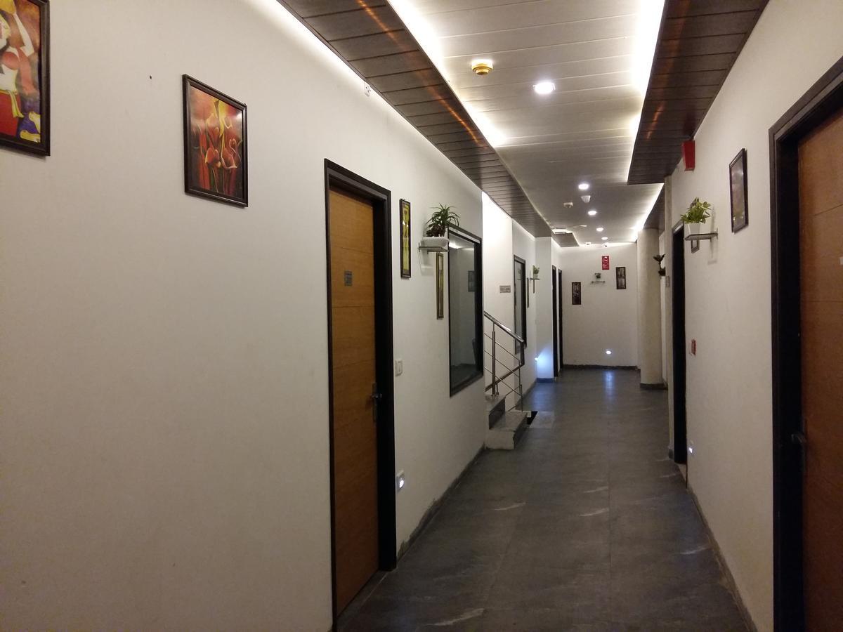 Hotel 7 Chandīgarh Εξωτερικό φωτογραφία